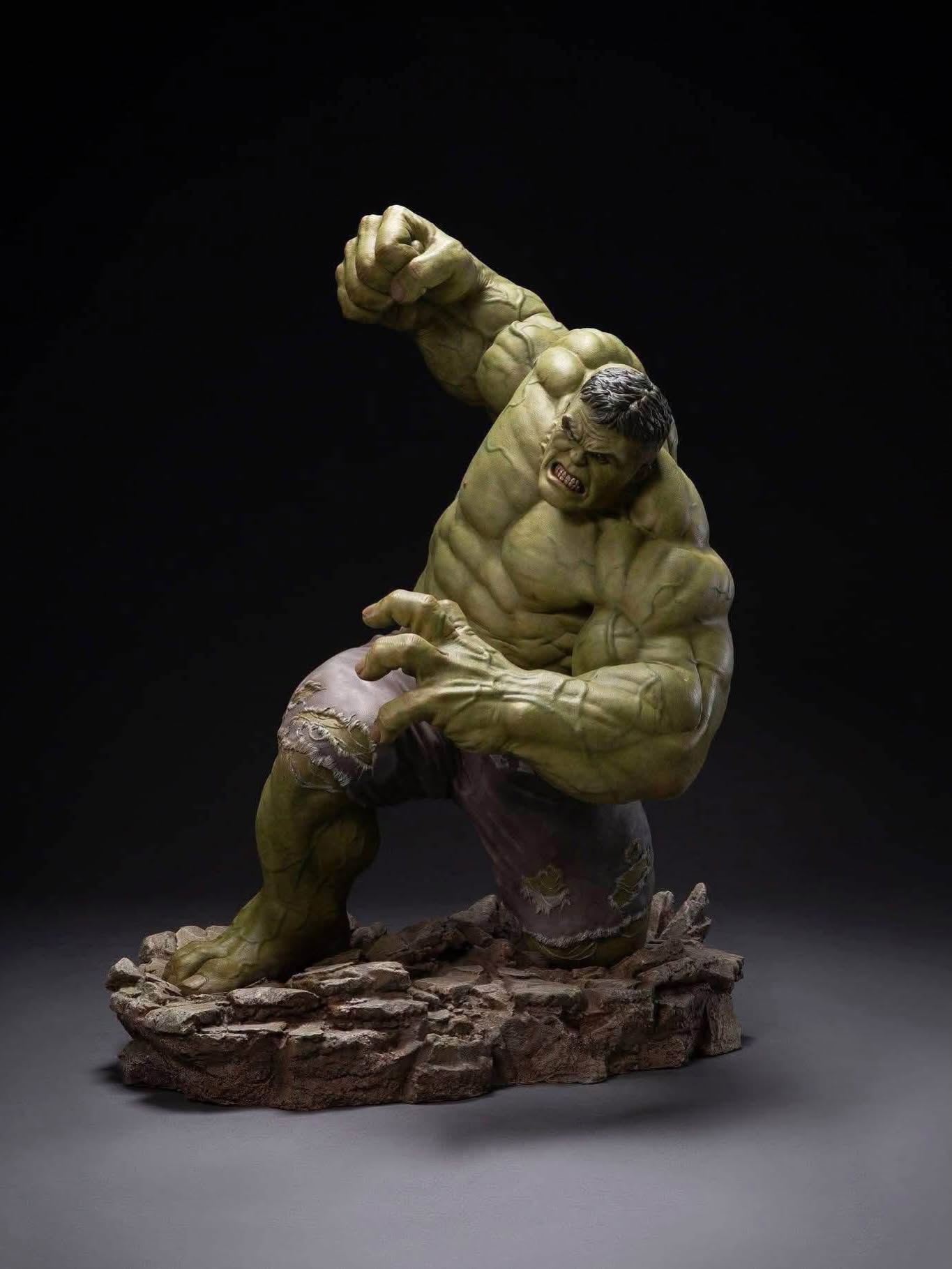 Escultura física de personagem verde